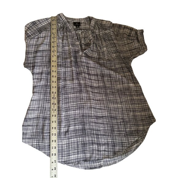 Worthington Black & White Striped Short Sleeve Lightweight V Neck Top, Small - Picture 7 of 7